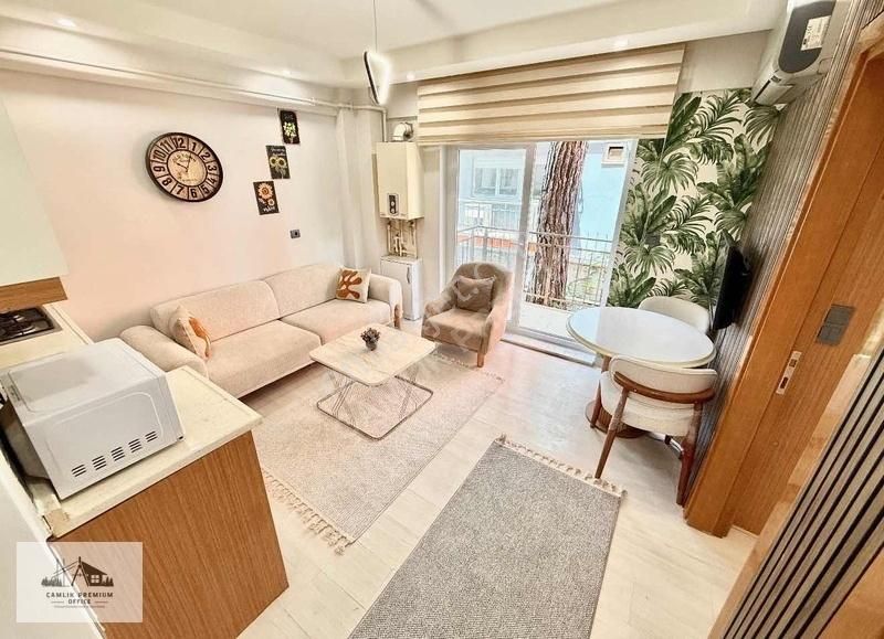 Çamlık Mevki Satılık Şık Dekoratif Eşyalı Balkonlu 1+1 Apart - Görsel 12