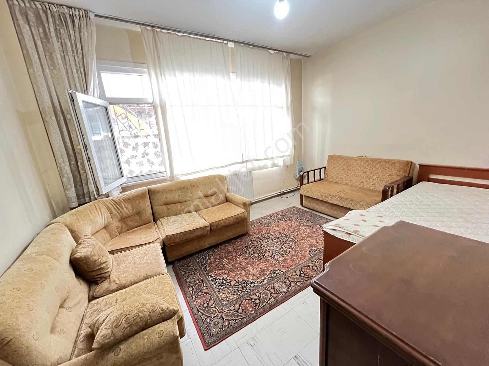 Loft 'tan Kemalpaşa Mh De 1+1 70m2 Metrobüse Yakın Eşyalı Kiralık Daire