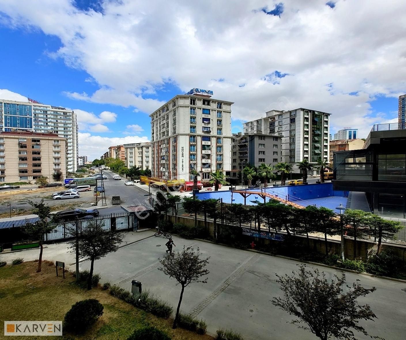 Beylikdüzü'nde Havuzlu Site İçerisinde 3+1 Geniş Arakat Daire
