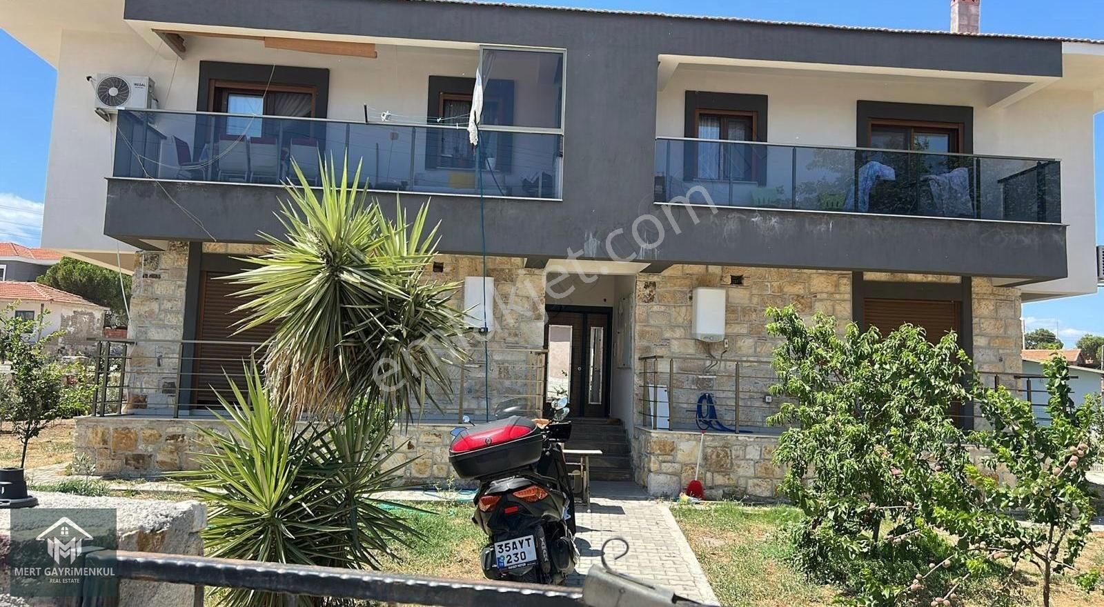 Foça Yenibağarasında Satılık 60m2 1+1 Daire