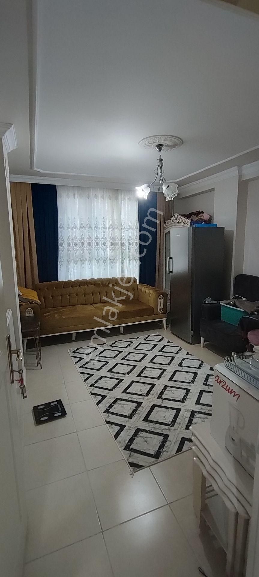 Uğurlu Emlaktan Ahmet Yesevide Satılık 3+1,ttekli Arakat Doğalğazlı