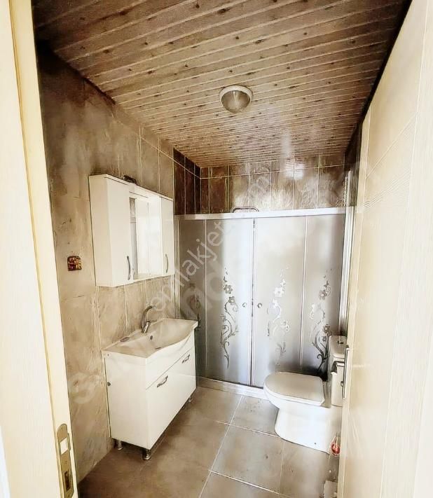 Demetevlerde Geniş Ferah Merkezi Konumda Aileye Uygun 3+1 Kiralık Daire - Görsel 14