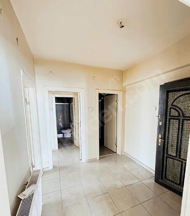 Demetevlerde Geniş Ferah Merkezi Konumda Aileye Uygun 3+1 Kiralık Daire - Görsel 16