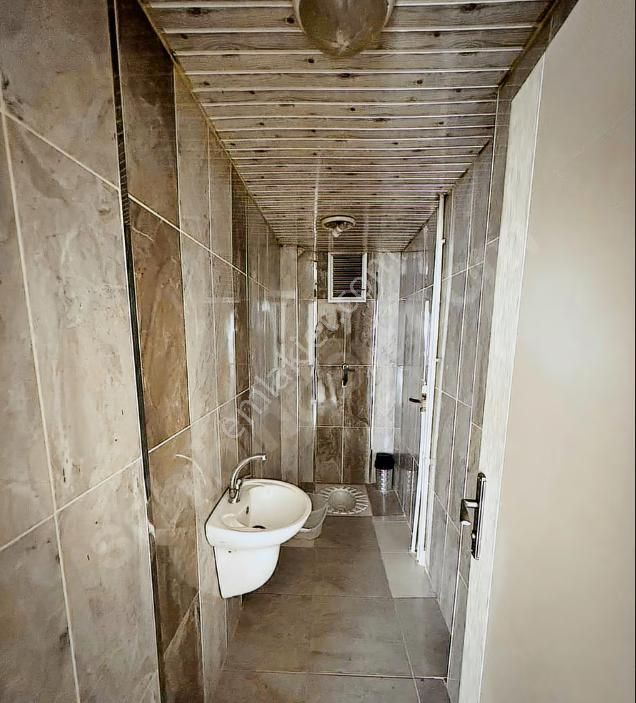 Demetevlerde Geniş Ferah Merkezi Konumda Aileye Uygun 3+1 Kiralık Daire - Görsel 15