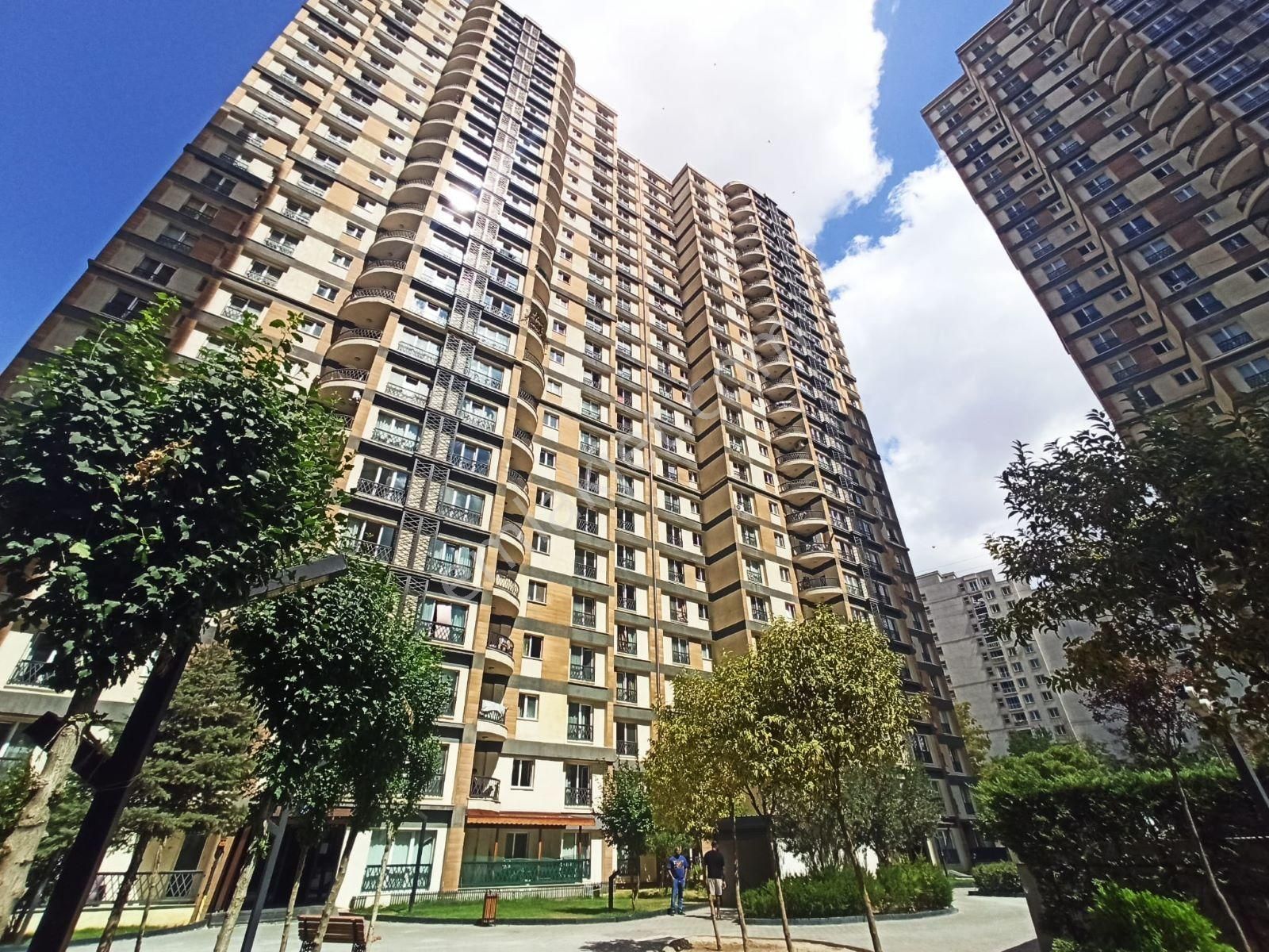 Siteiçi Satılık 2+1 Daire ( Boş) 9 Yıllık Bina