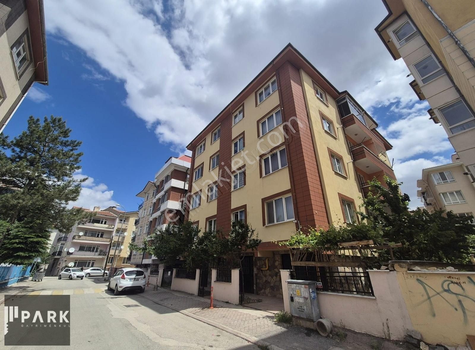 Park Gayrimenkul'den Bahçelievlerde Kiralık 2+1 Daire