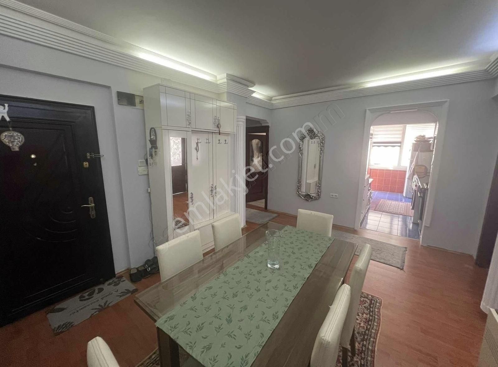 Saray Mah Atatürk Cad Satılık 3+1 Daire Ayrı Mutfak Denize 100m - Görsel 2