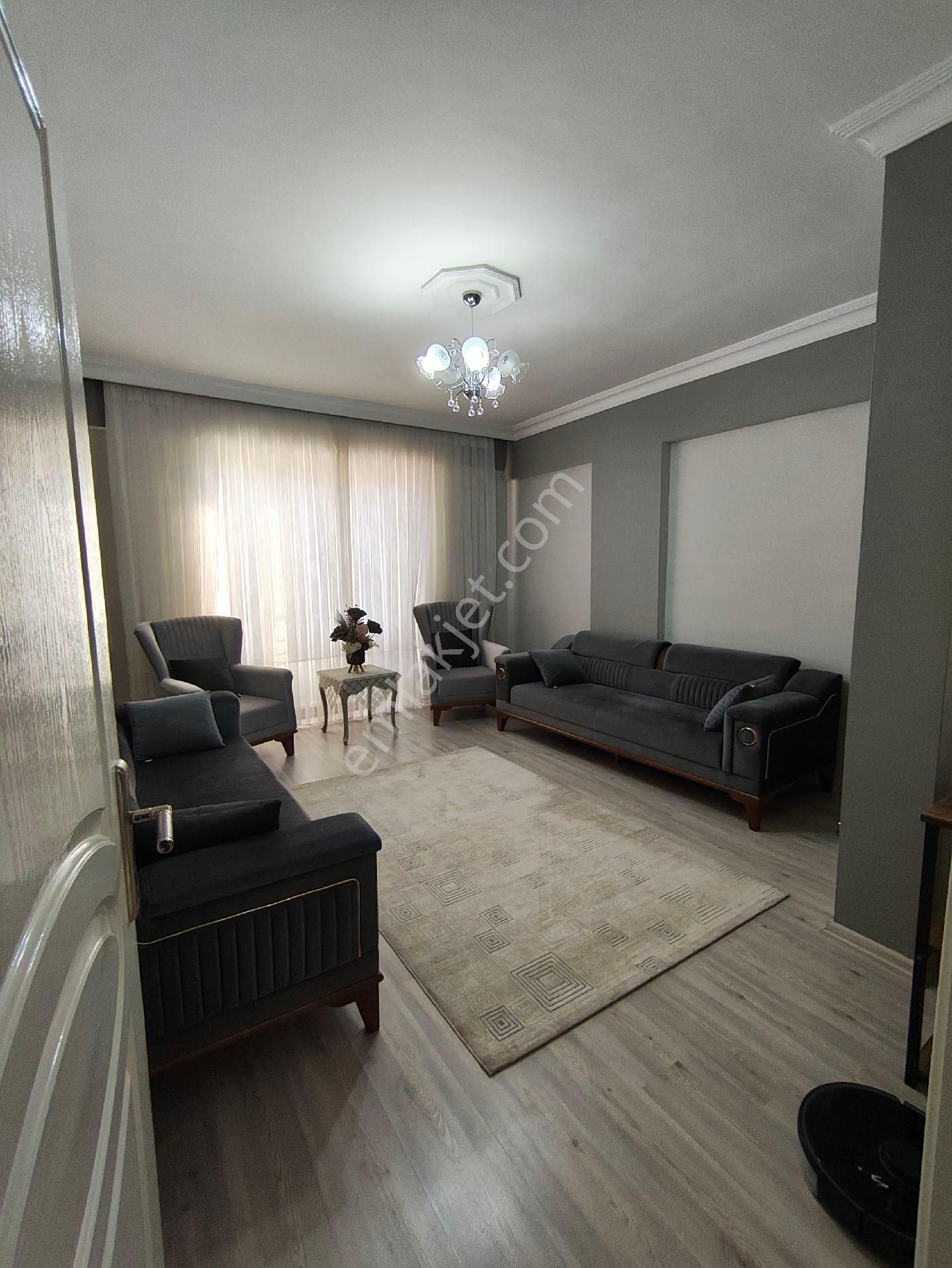 Karaköprüde 4 Odalı Arakat Bakımlı Masrafsız Daire