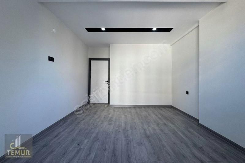 Fevzi Çakmakta Tramwaya Çok Yakın Sitede Arakat Sıfır 2+1 Daire - Görsel 11