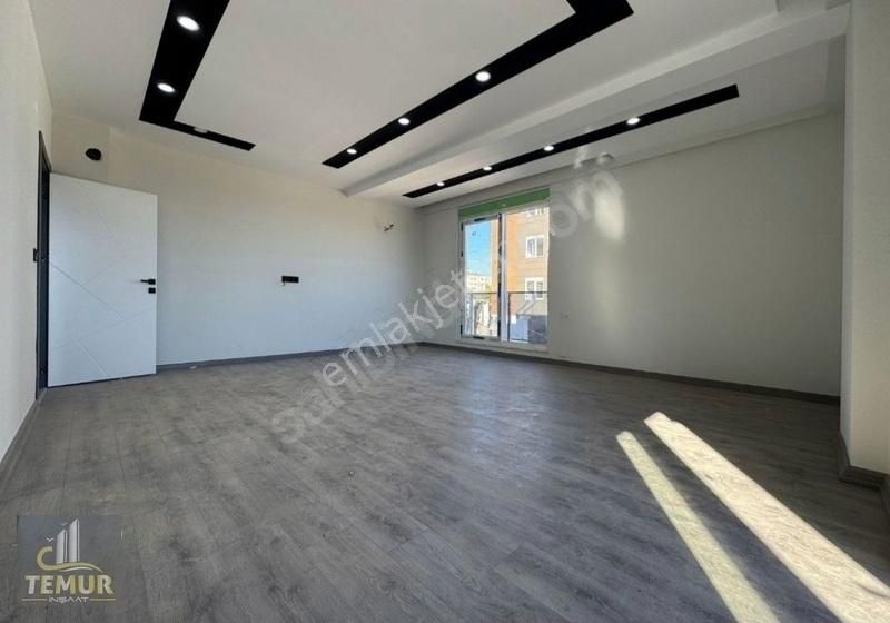 Fevzi Çakmakta Tramwaya Çok Yakın Sitede Arakat Sıfır 2+1 Daire - Görsel 9