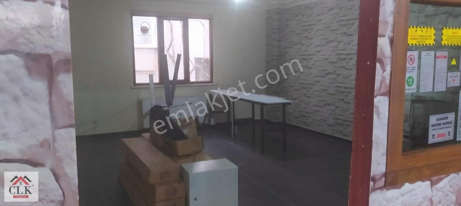 Çekmeköy Mehmet Akif Mahallesin'de 80m2 Düz Ayak Satılık Dükkan - Görsel 4