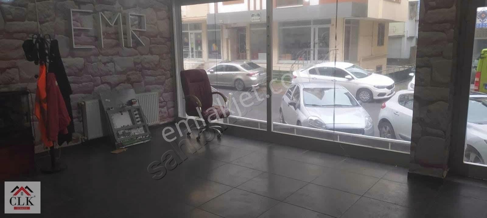 Çekmeköy Mehmet Akif Mahallesin'de 80m2 Düz Ayak Satılık Dükkan - Görsel 2