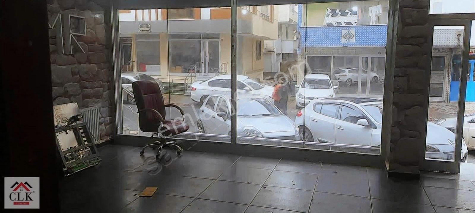 Çekmeköy Mehmet Akif Mahallesin'de 80m2 Düz Ayak Satılık Dükkan - Görsel 6