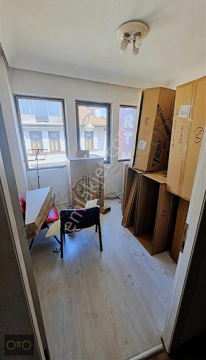 Cumhuriyet Caddesinde Emsalsiz Satılık Bina - Görsel 23