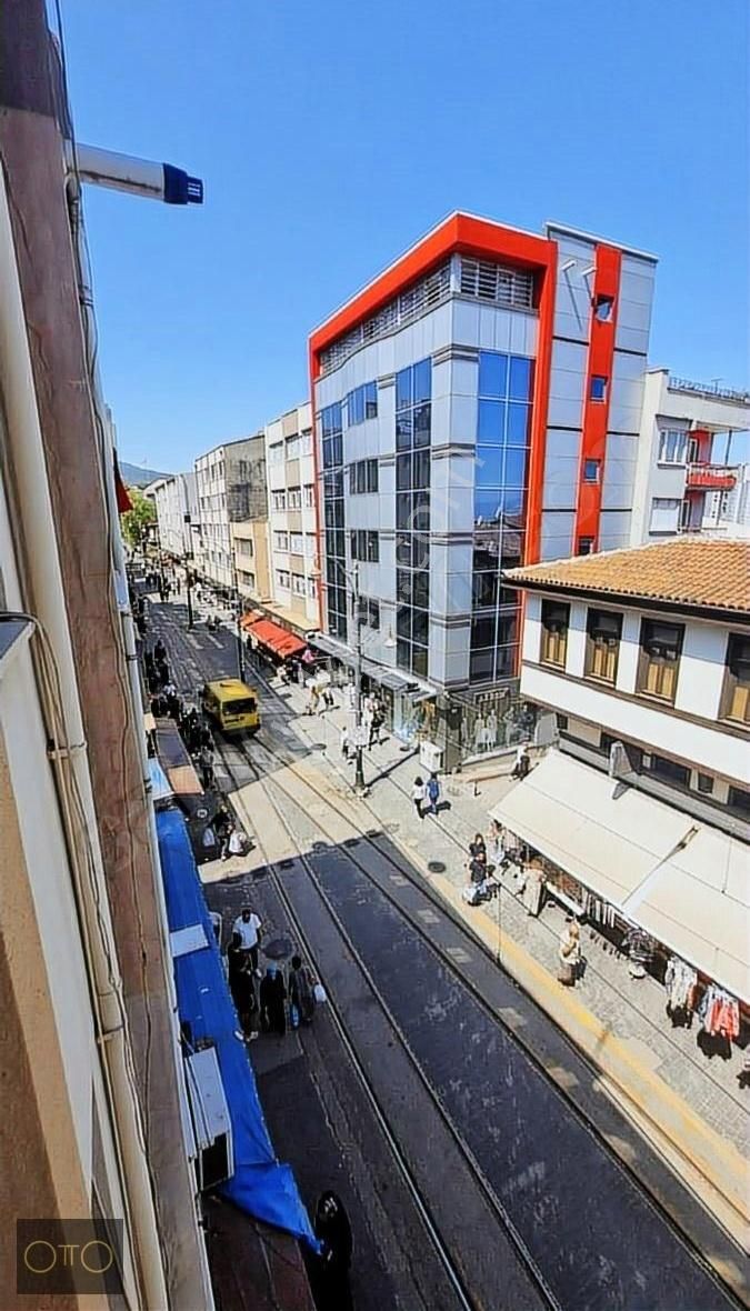 Cumhuriyet Caddesinde Emsalsiz Satılık Bina - Görsel 13