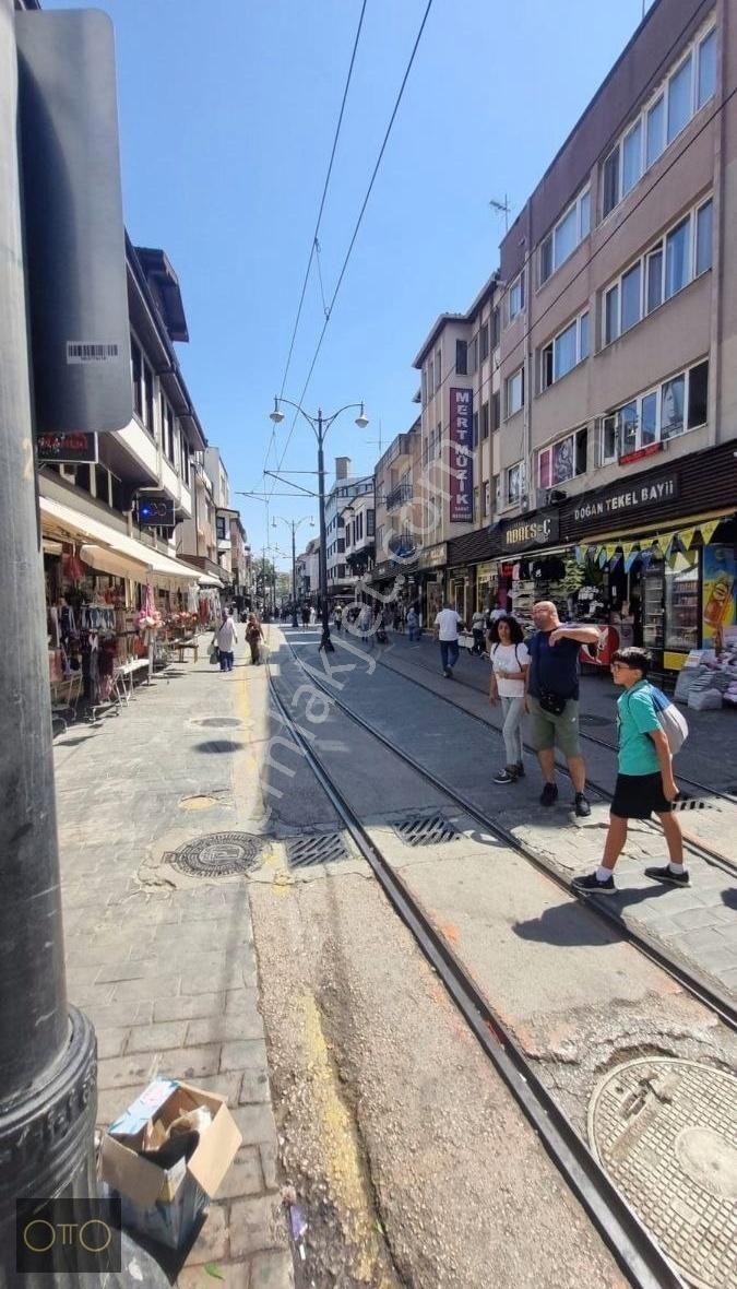 Cumhuriyet Caddesinde Emsalsiz Satılık Bina - Görsel 7