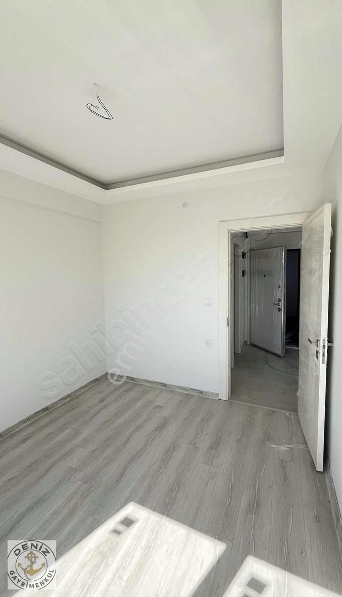 Yatay Mimari Projede Geniş Teraslı 1+1 Daireler - Görsel 17