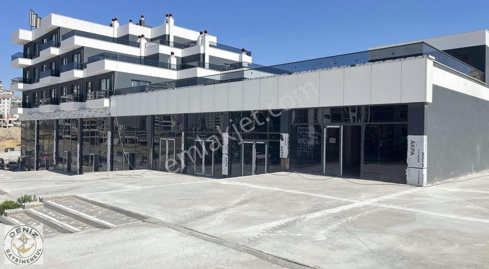 Yatay Mimari Projede Geniş Teraslı 1+1 Daireler - Görsel 9