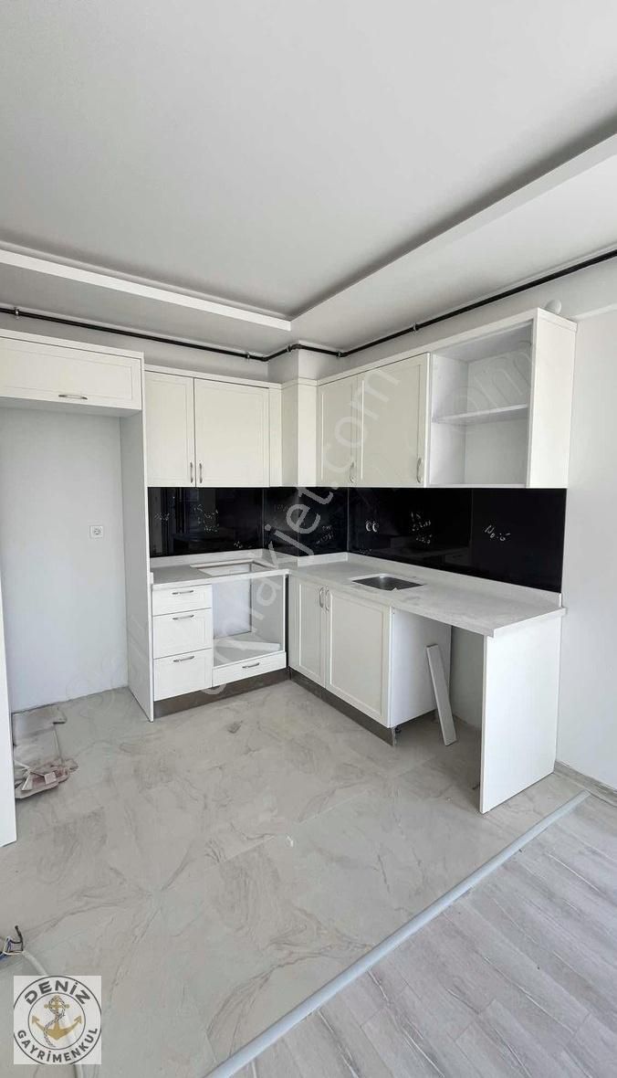 Yatay Mimari Projede Geniş Teraslı 1+1 Daireler - Görsel 5