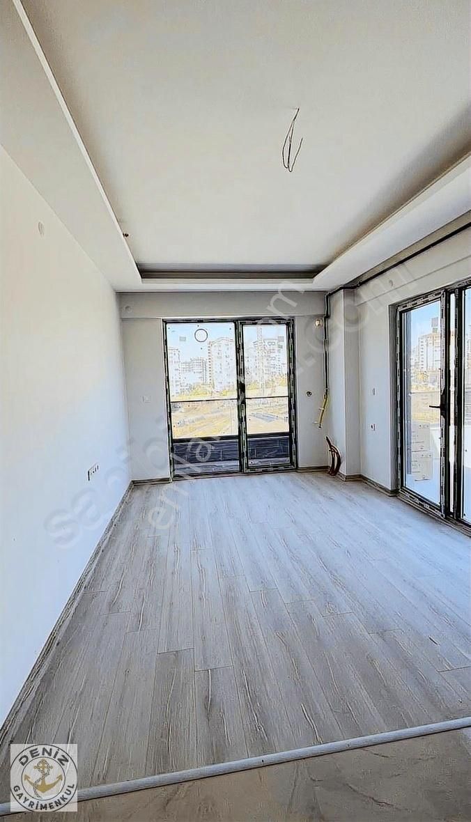 Yatay Mimari Konsept Projede Geniş Teras Bahçeli 1+1 Daireler - Görsel 8