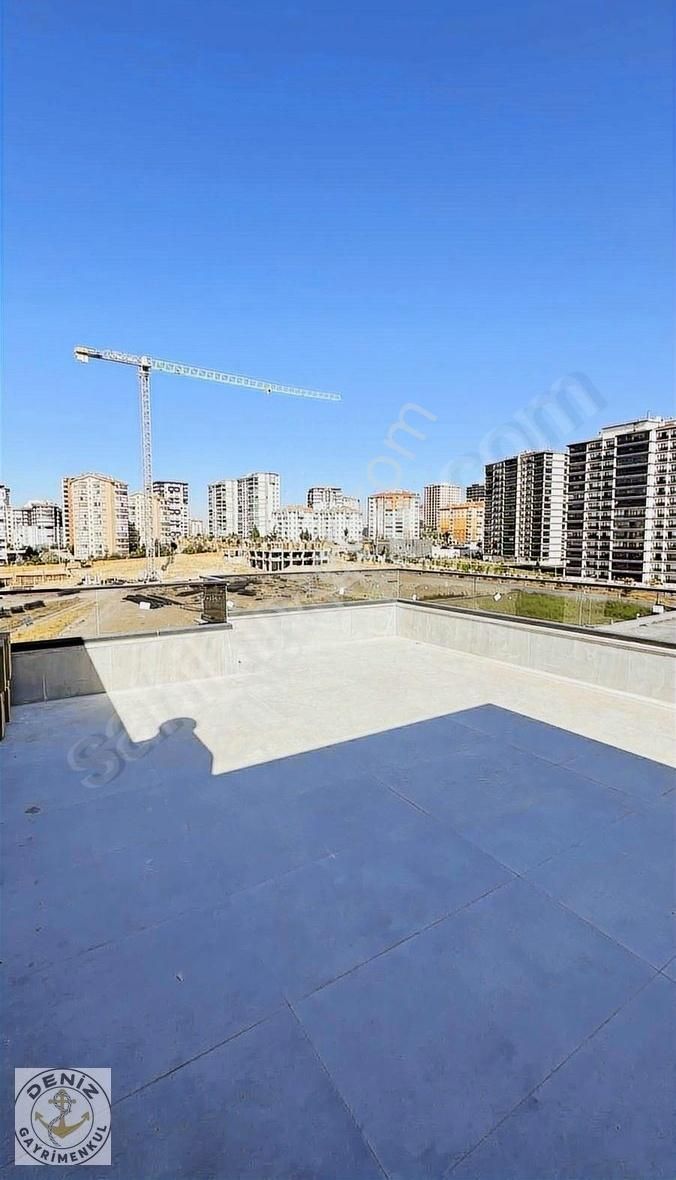 Yatay Mimari Konsept Projede Geniş Teras Bahçeli 1+1 Daireler - Görsel 2