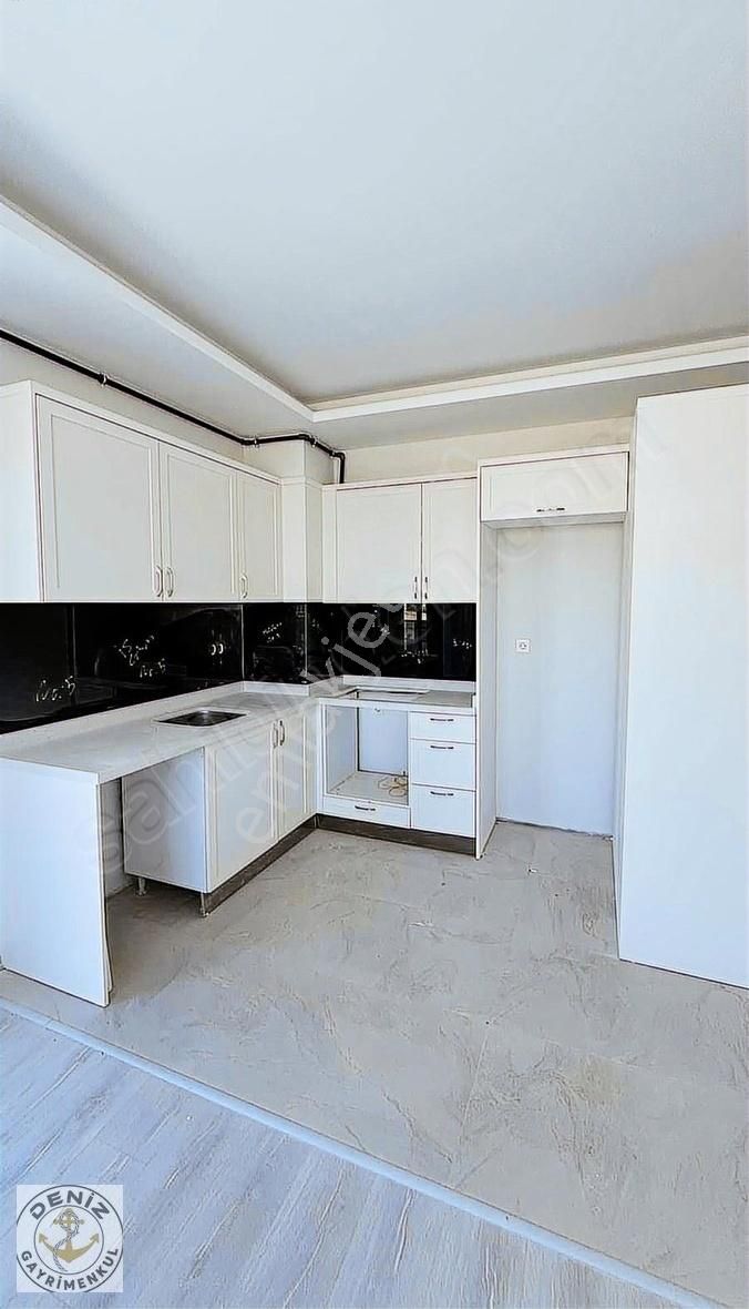 Yatay Mimari Konsept Projede Geniş Teras Bahçeli 1+1 Daireler - Görsel 12