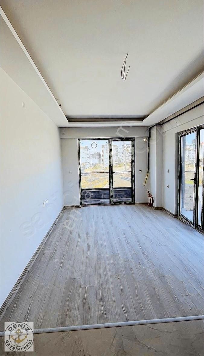 Yatay Mimari Konsept Projede Geniş Teras Bahçeli 1+1 Daireler - Görsel 5