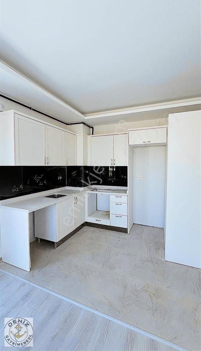 Yatay Mimari Konsept Projede Geniş Teras Bahçeli 1+1 Daireler - Görsel 16