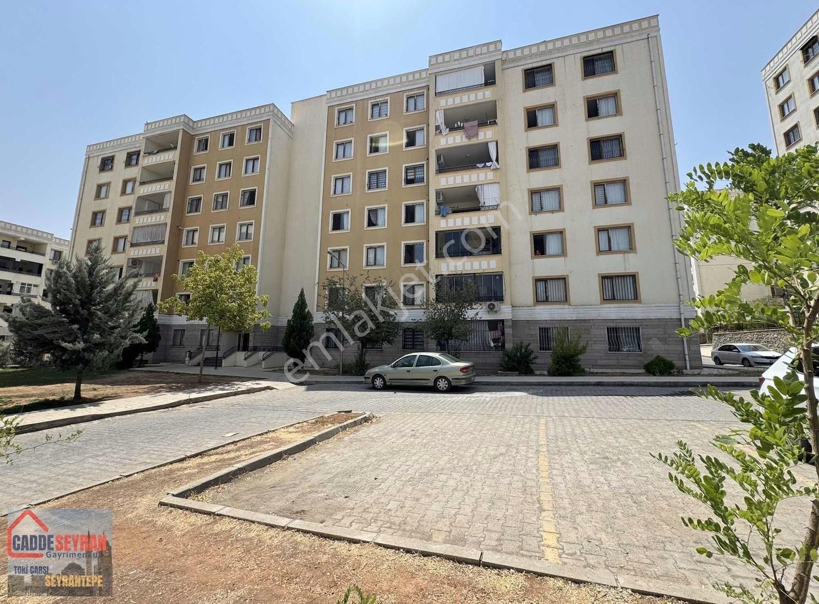 Cadde Seyrandan Satlık Sarı Toki 2+1