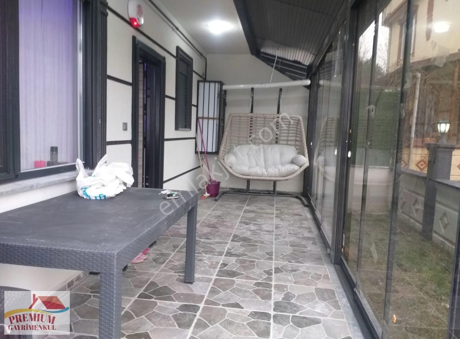 Karasu Yalı Mahallasinde Satılık Fuul Yapılı Kış Bahçeli Triblex - Görsel 16