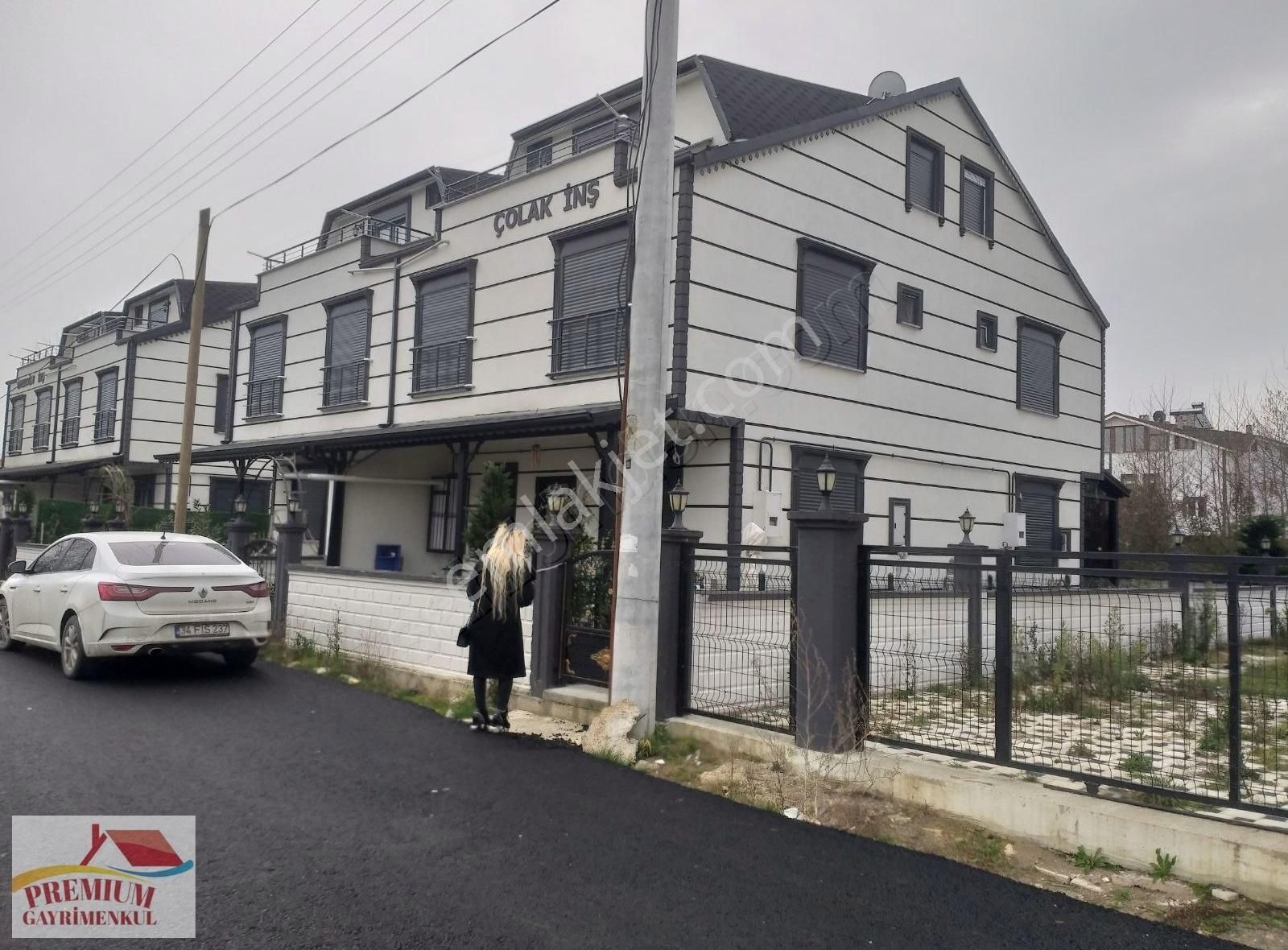 Karasu Yalı Mahallasinde Satılık Fuul Yapılı Kış Bahçeli Triblex - Görsel 9