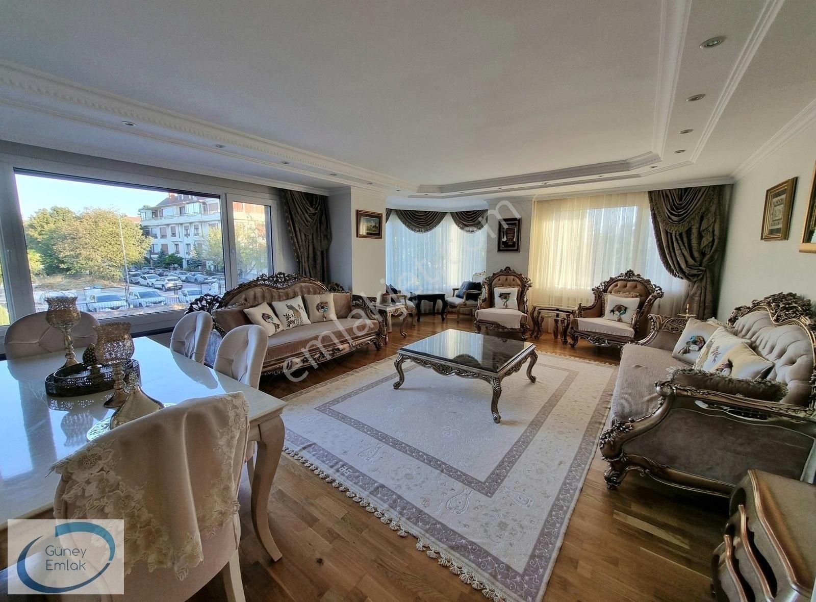 Güney Emlak-florya'nın Kalbinde Doğa İle İç İçe 240m2 Ara Kat
