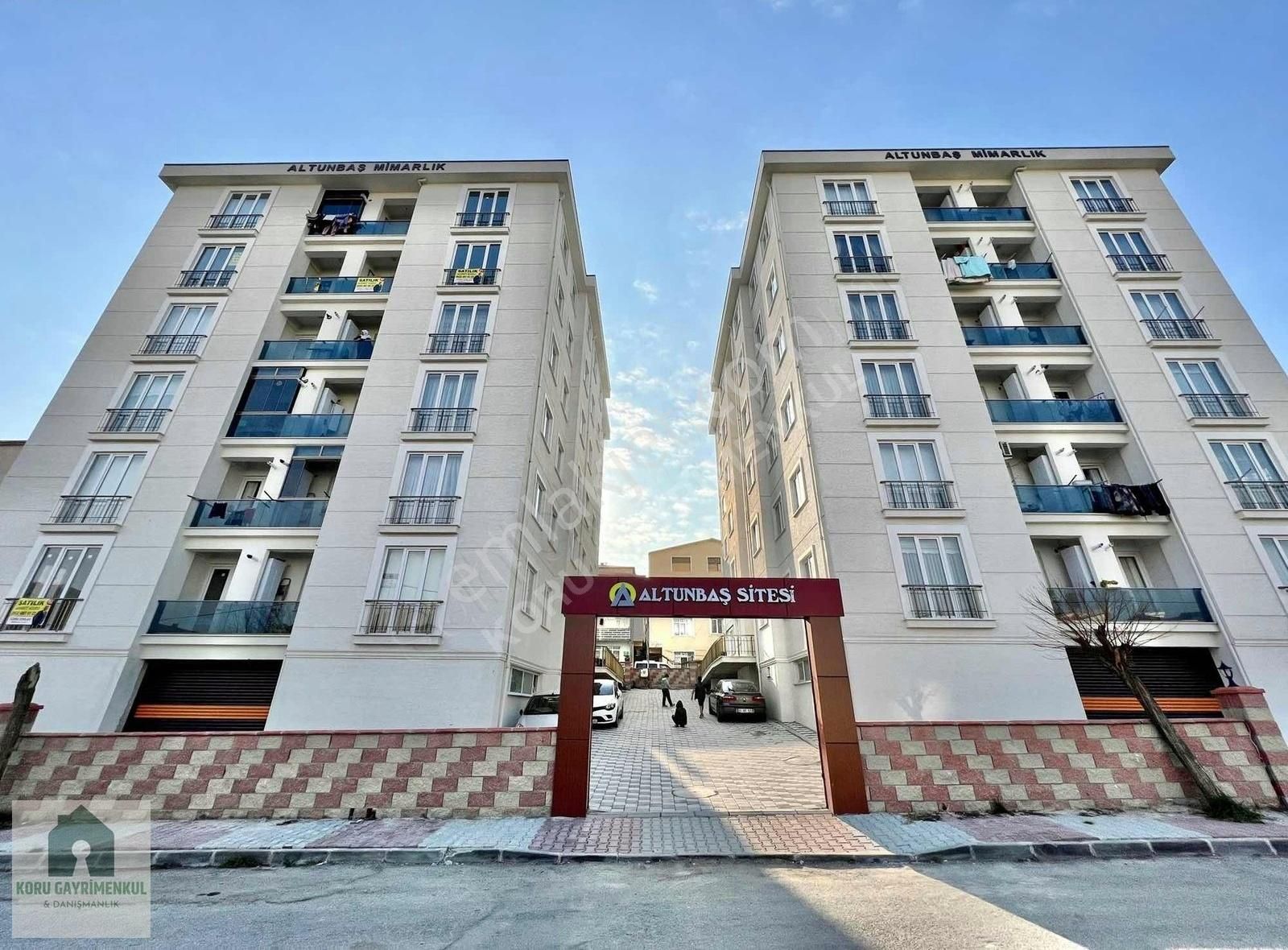 Koru Emlak'tan 2+1 Daire Altunbaş Sitesi 2 Yıllık Bina
