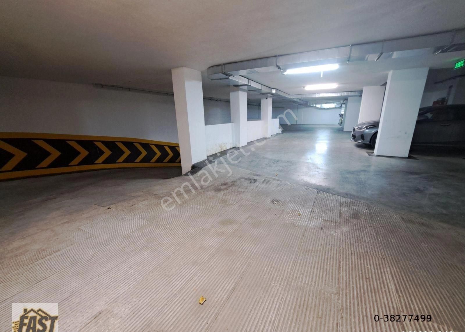 Kadıköy Şaşkınbakkal Sahilde Caddeye 2.bina Balkonlu 3+1 - Görsel 27