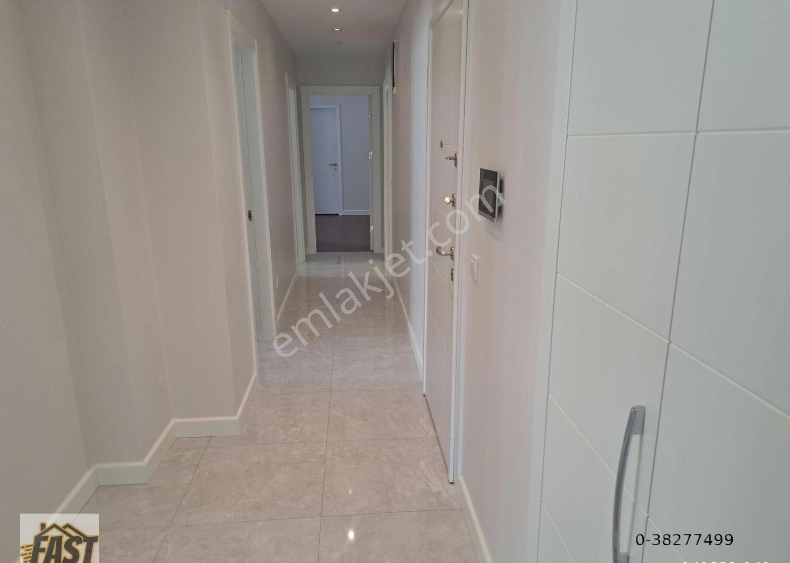 Kadıköy Şaşkınbakkal Sahilde Caddeye 2.bina Balkonlu 3+1 - Görsel 11