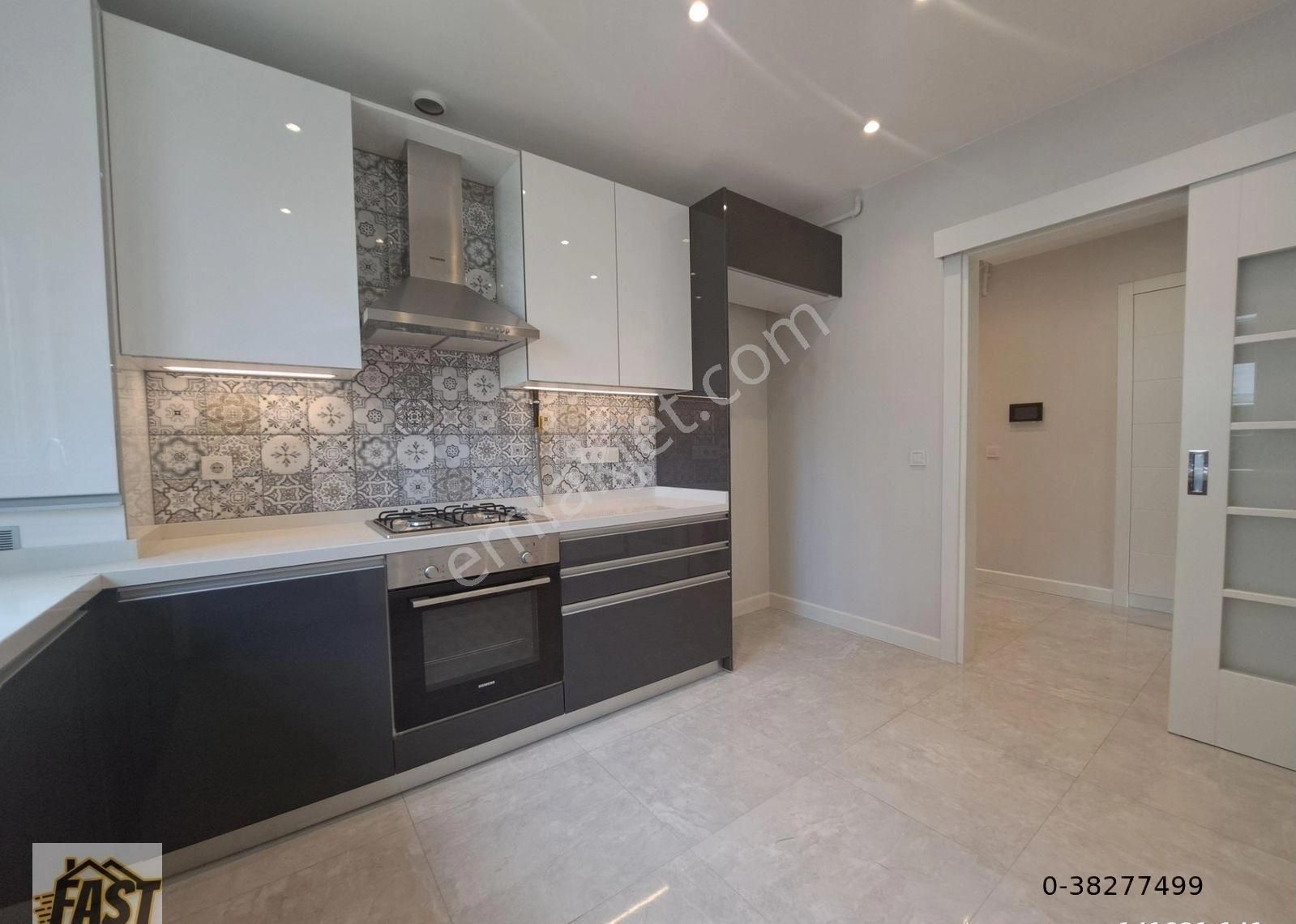 Kadıköy Şaşkınbakkal Sahilde Caddeye 2.bina Balkonlu 3+1 - Görsel 10