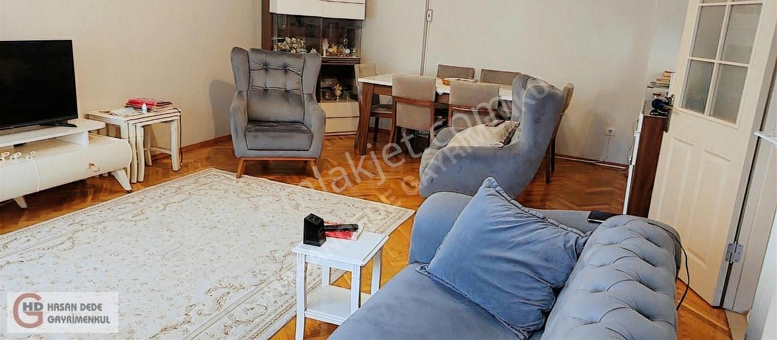 Maltepe Merkezde Genç Binada 120m2 1.kat Temiz Daire