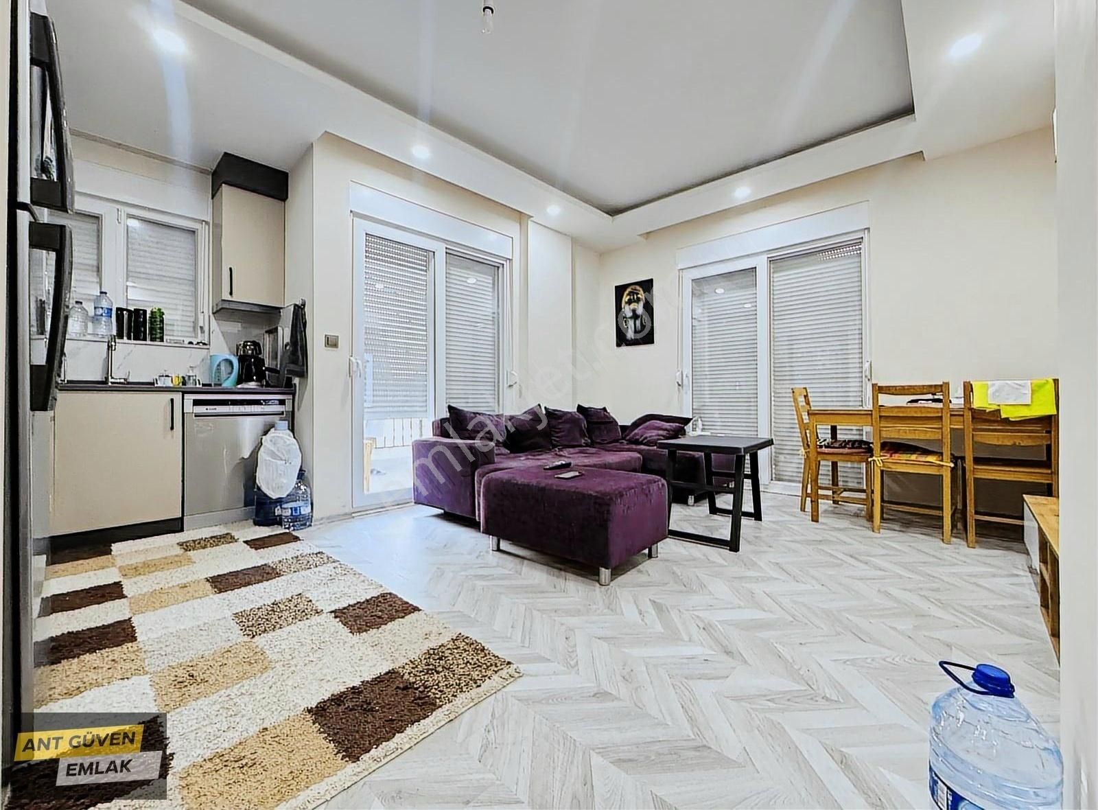 Döşemealtı Yeniköy'de Eşyalı Satılık 1+1 Asansörlü Daire