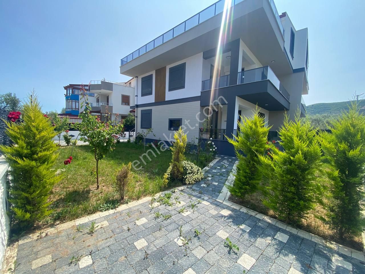 🟥🟥aktiften Burhaniye İskelede Denize Yakın Modern Tasarımlı, Geniş Bahçeli Satılık 5+1 Villa 🟥🟥