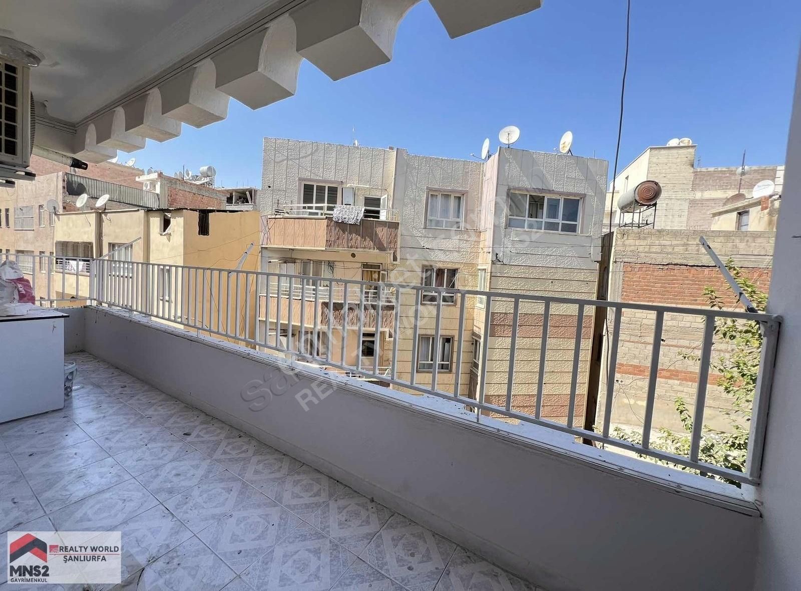 Realty World Şahin Öncelden Bakımlı Geniş 3+1 Daire