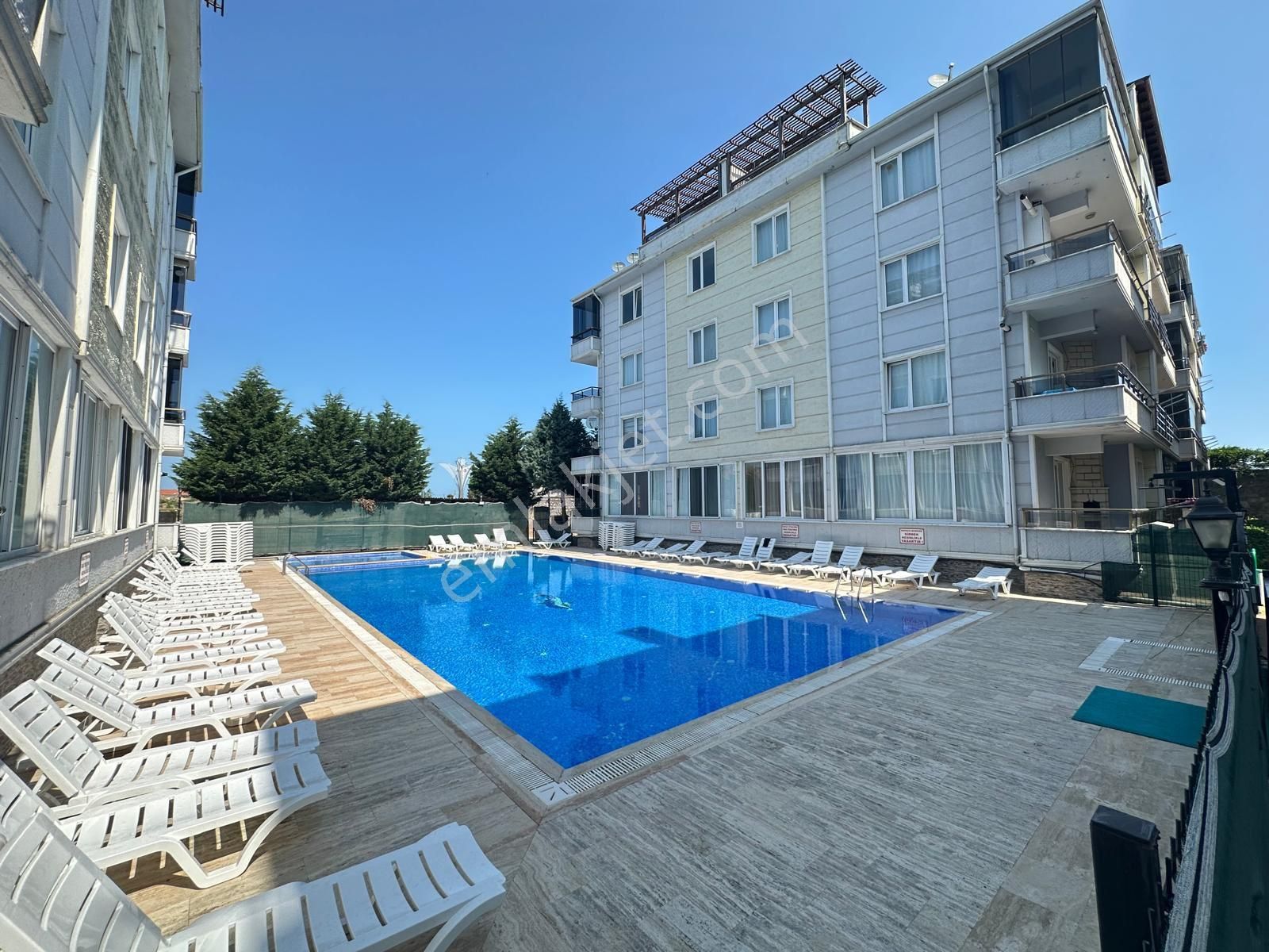 Havuzlu Güvenlikli Sitede Fırsat 2+1 Daire - Görsel 3