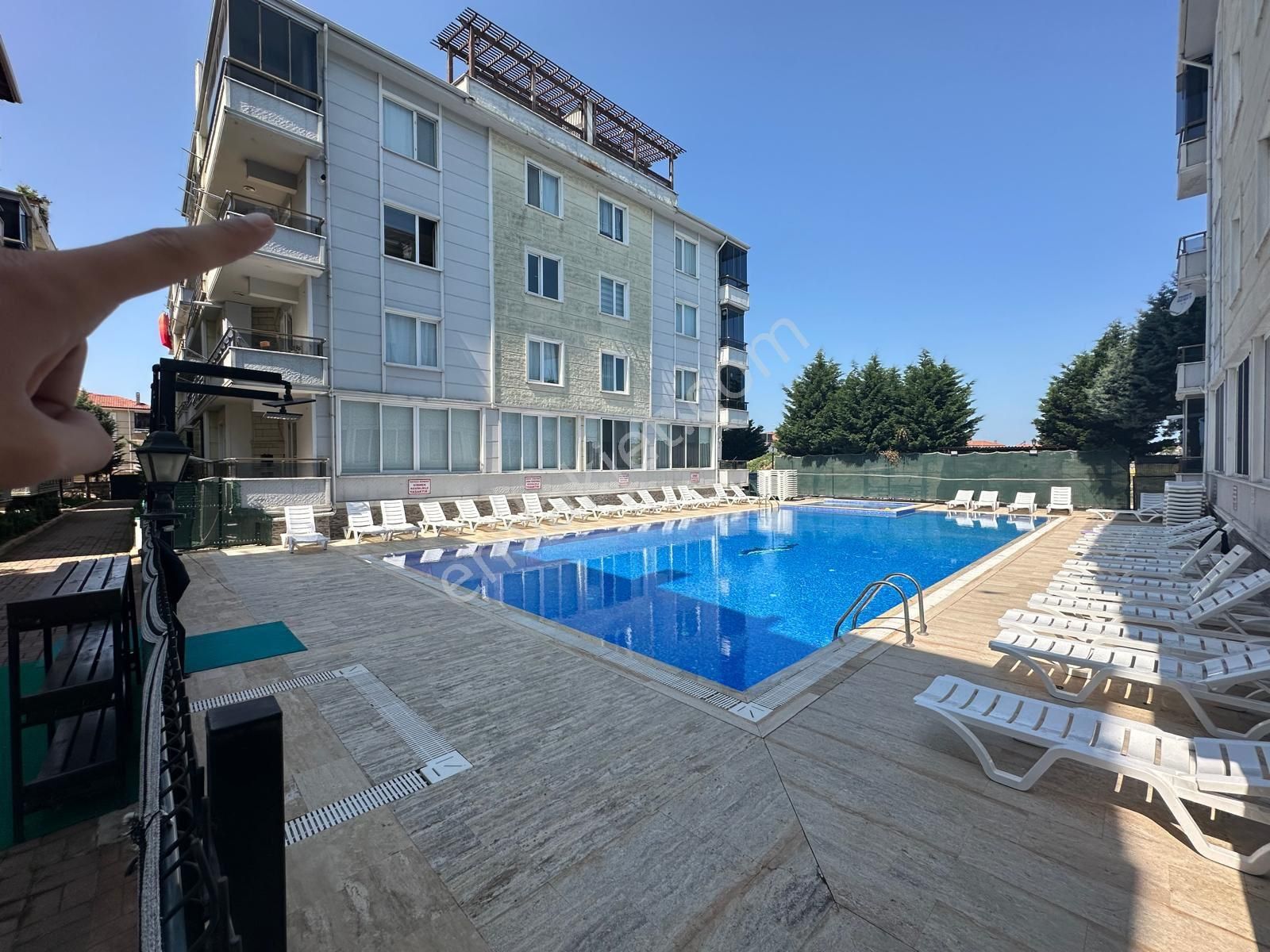 Havuzlu Güvenlikli Sitede Fırsat 2+1 Daire