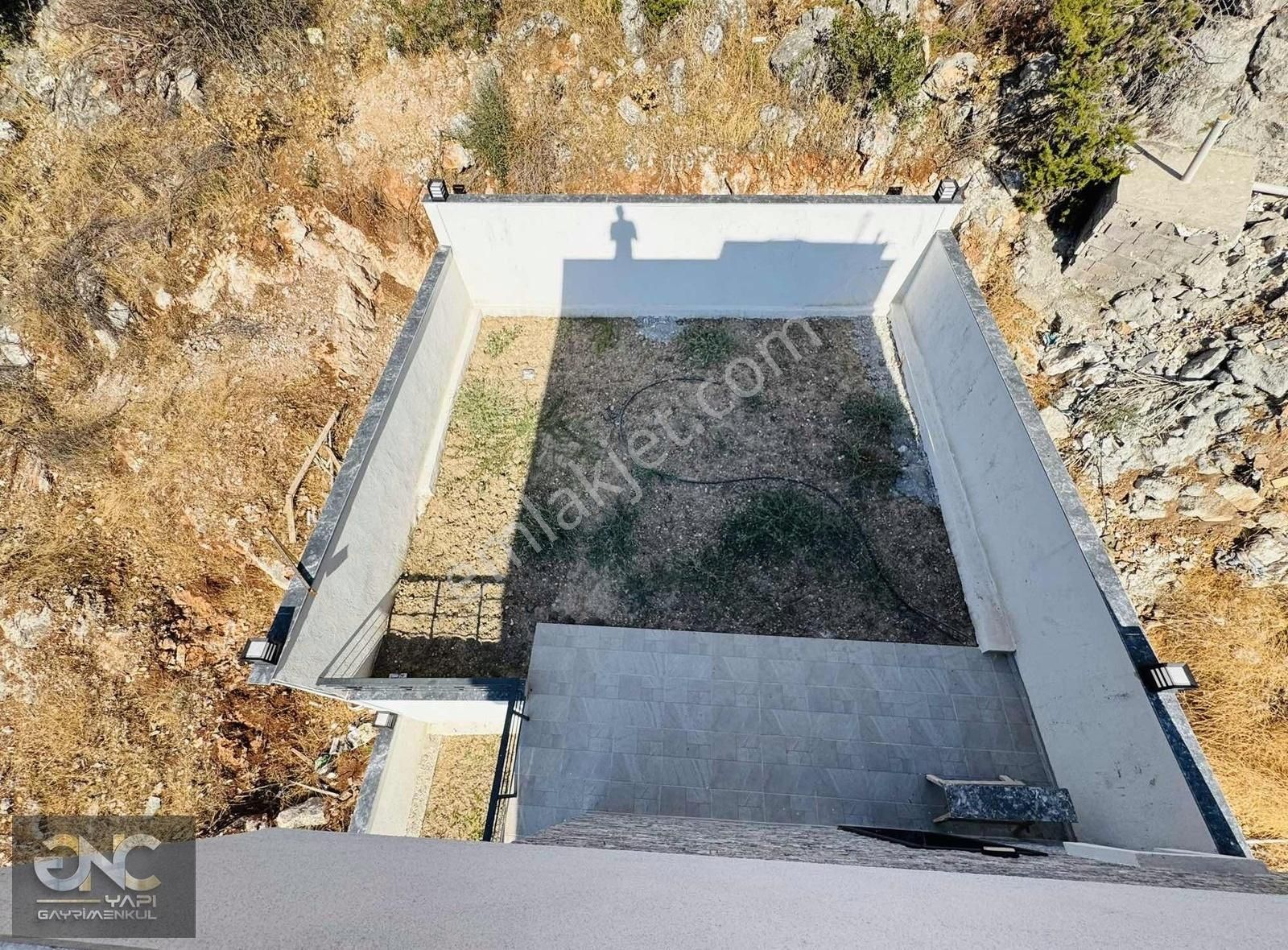 Kesintisiz Deniz Manzaralı Havuzlu Sıfır Yapı Villa - Görsel 3