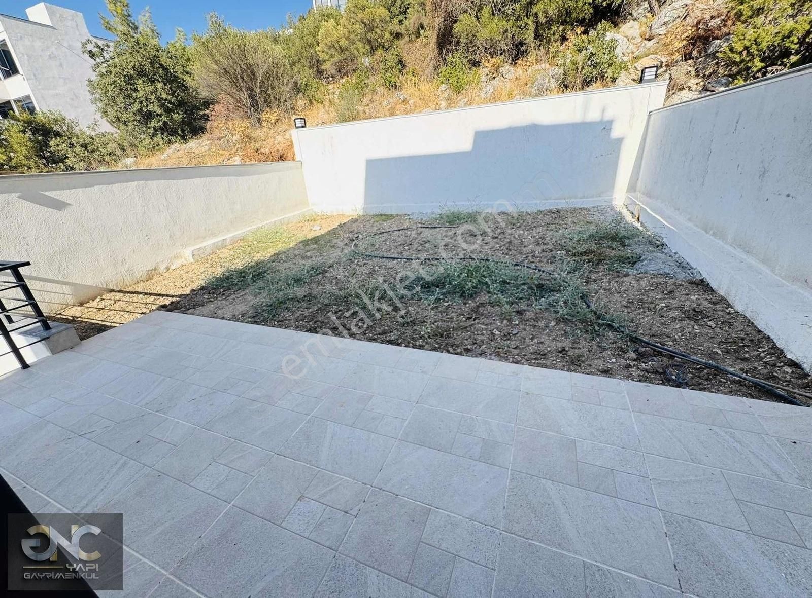 Kesintisiz Deniz Manzaralı Havuzlu Sıfır Yapı Villa - Görsel 2