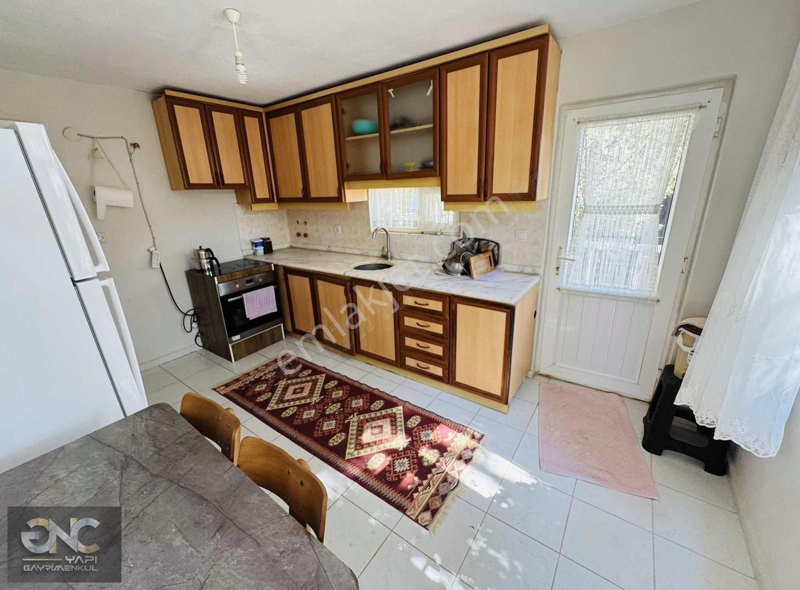 Denize 200 Metre Site İçi Müstakil Ayrı Muftak 3+1 Villa - Görsel 24