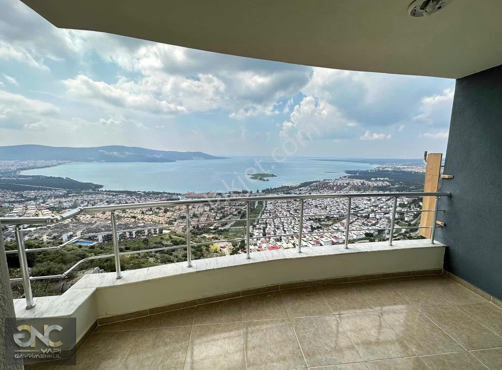 Havuzlu Güvenlikli Sitede Deniz Manzaralı 1+1 Daire - Görsel 18