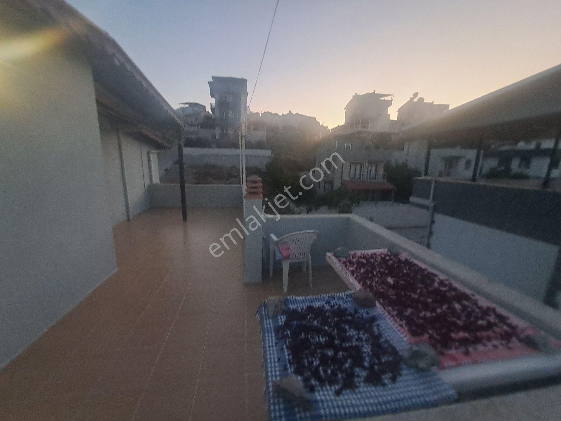 4+1 Satılık Tripleks Akarcada Denize Yürüme Mesafesinde - Görsel 3