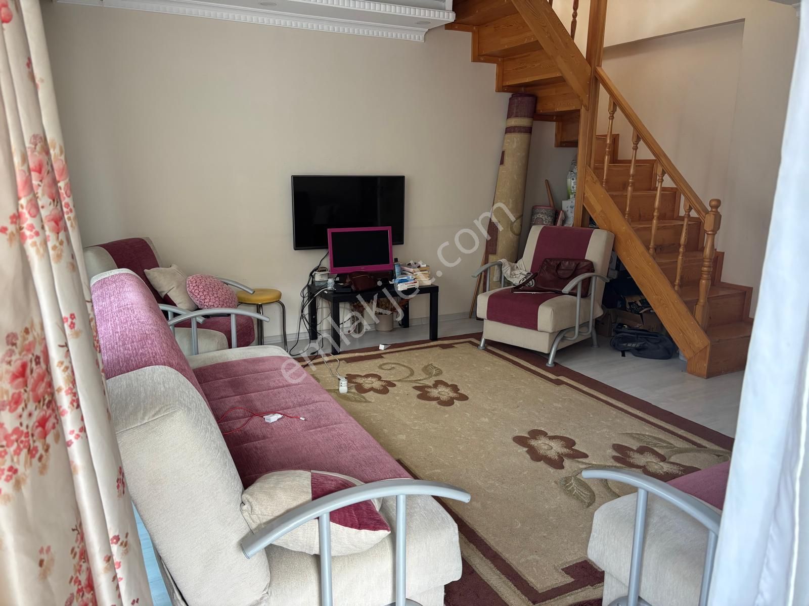 Aydın Team'den Acil Satılık Emniyettepe Mah. 4+1 180m2 Dubleks Daire