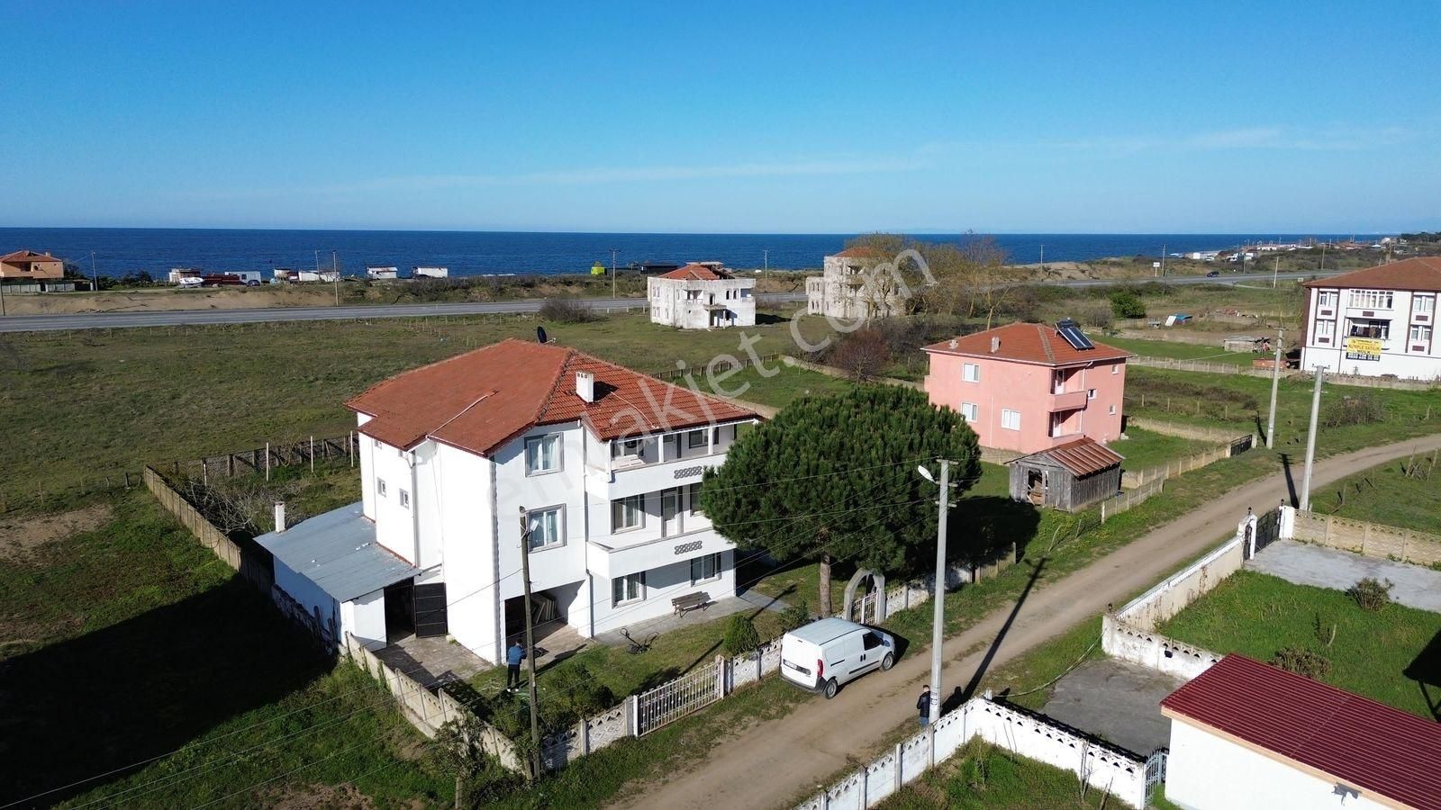 1 Dönüm Arsa İçerisinde 3 Adet 3+1 Daireli Satılık Fırsat Mülk