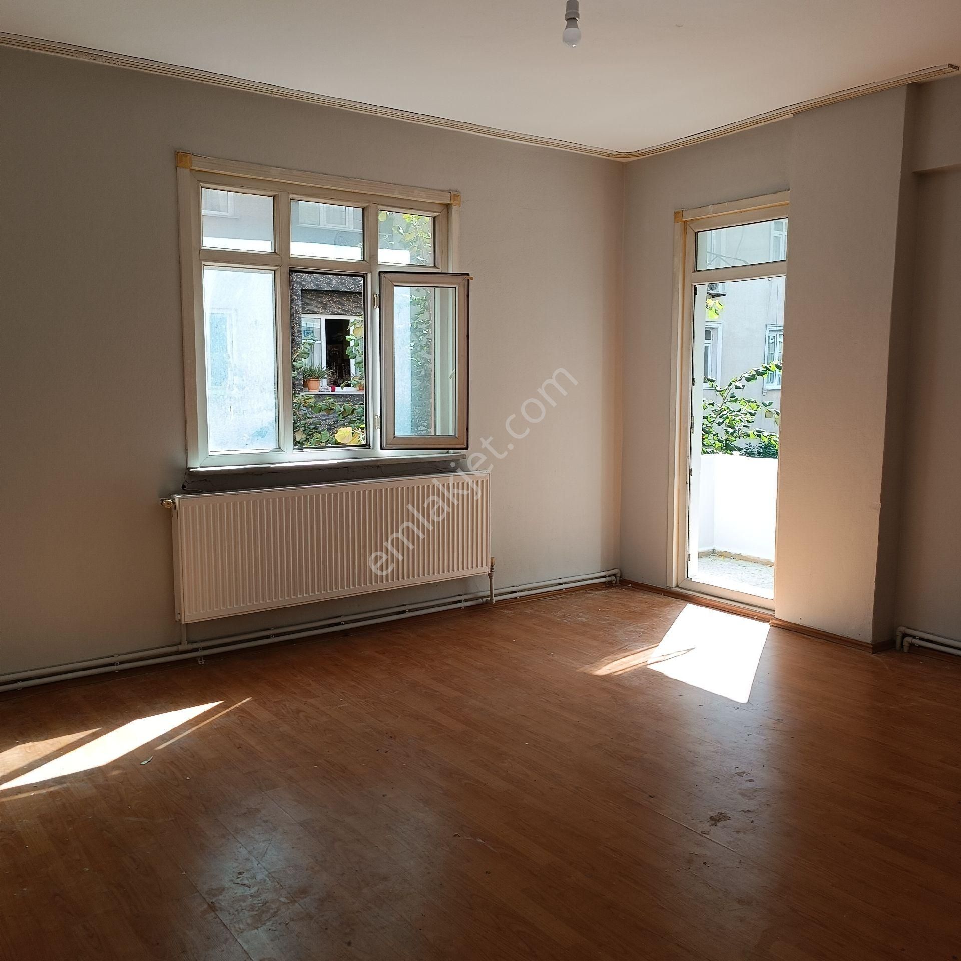 S.evler Merkezde Metro Metrobüse 5dk.3+1 120m2 Arakat 2.kat Kiralık Daire